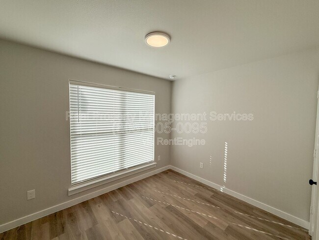 Foto del edificio - 8328 24th St