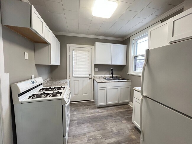 Foto del edificio - 5563 Bosworth Pl