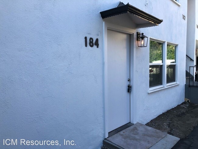 Building Photo - 180-188 N Oak Knoll Ave