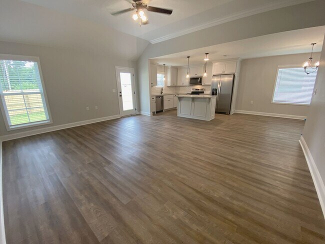 Foto del edificio - 3 bedrooms, 2 baths in Hahira/North Lownde...