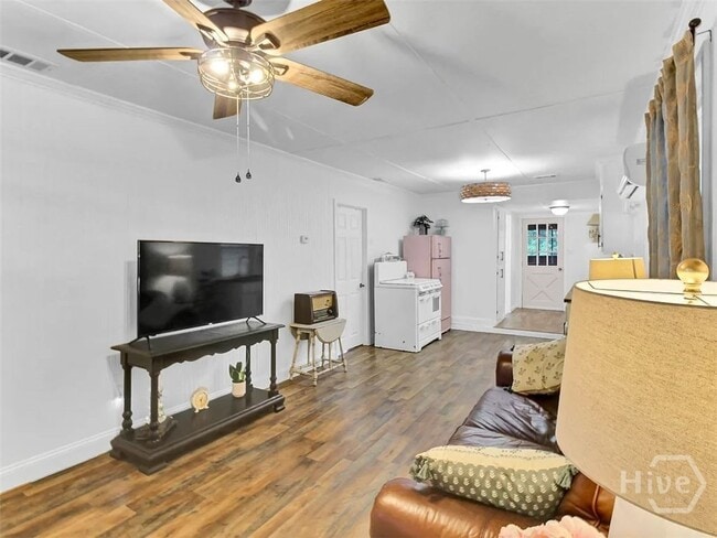 Foto del edificio - 304 E Fourth St