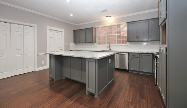 Foto del edificio - 14326 Cashel Wood Dr