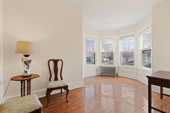 Building Photo - 42 Greenleaf St