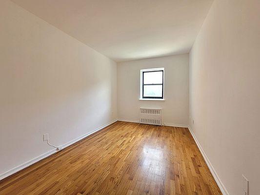 Foto del edificio - 1 bedroom in BRONX NY 10458