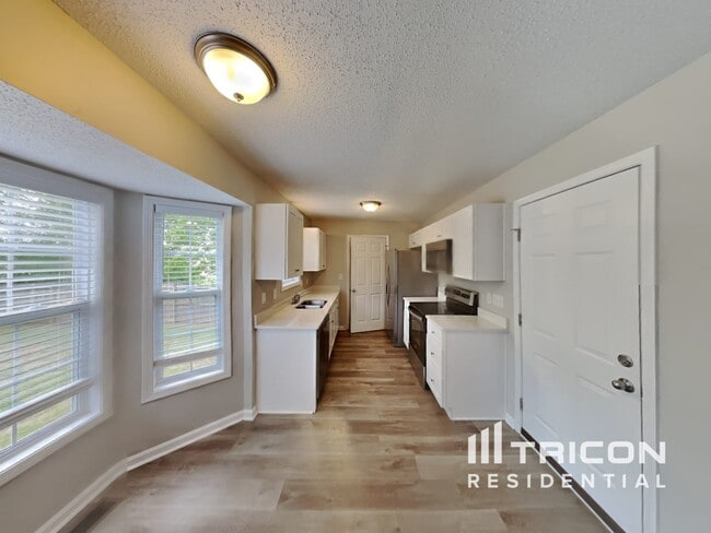 Building Photo - 2432 Egret Dr