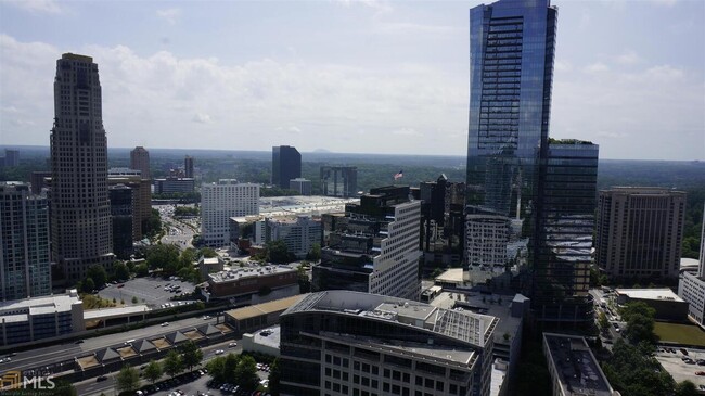 Foto del edificio - 3338 Peachtree Rd NE