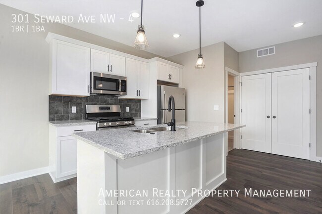 Foto del edificio - 301 Seward Ave NW