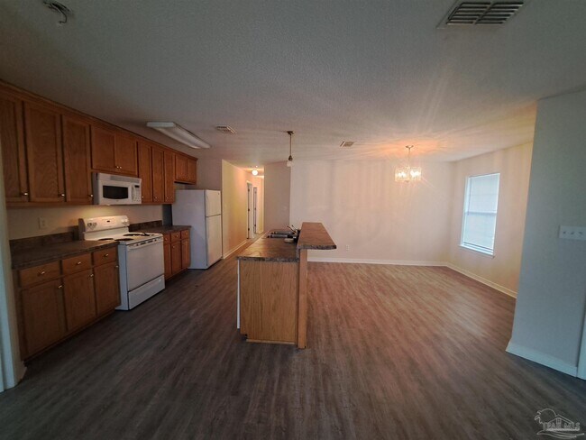 Building Photo - 6031 Dallas Ave