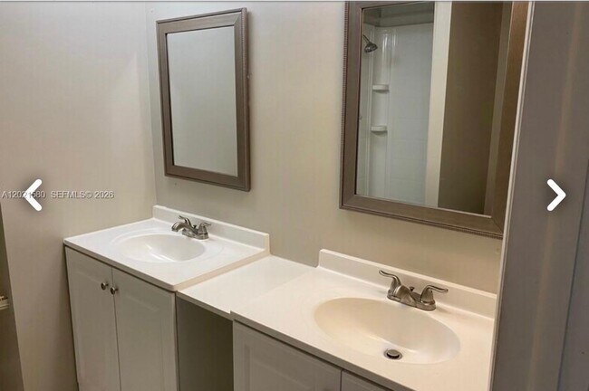 Foto del edificio - 3359 Gardens East Dr