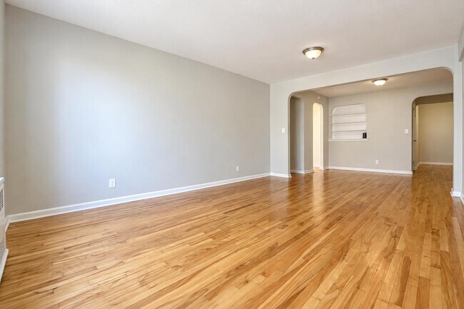 Building Photo - 500 Kappock St
