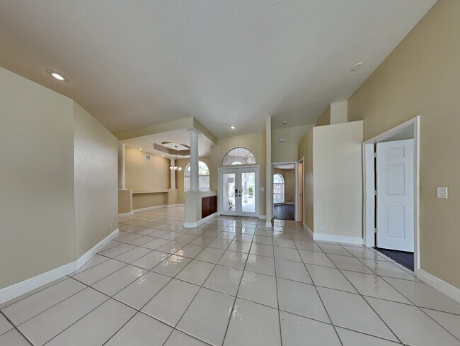 Building Photo - 4941 NW 108th Ter