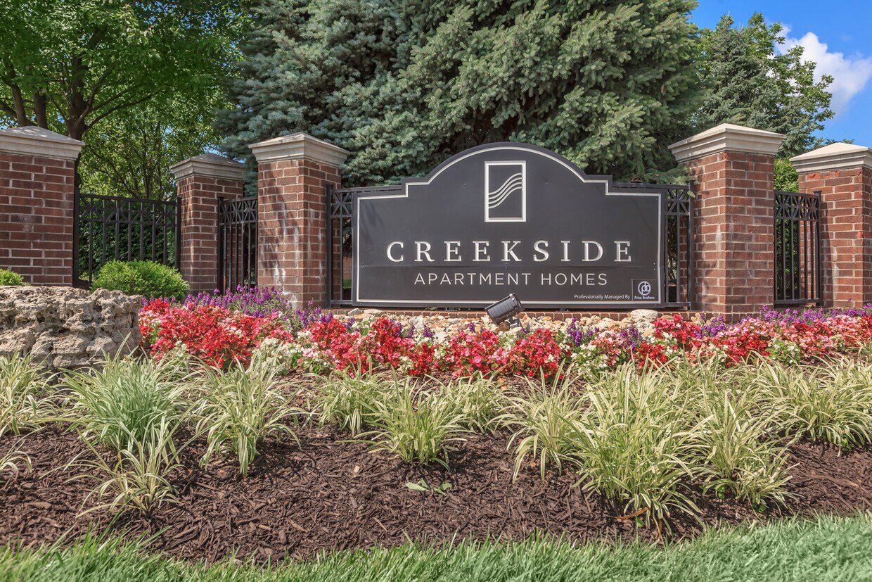 Creekside Apartment Homes 11920 Oakmont St Overland Park, KS