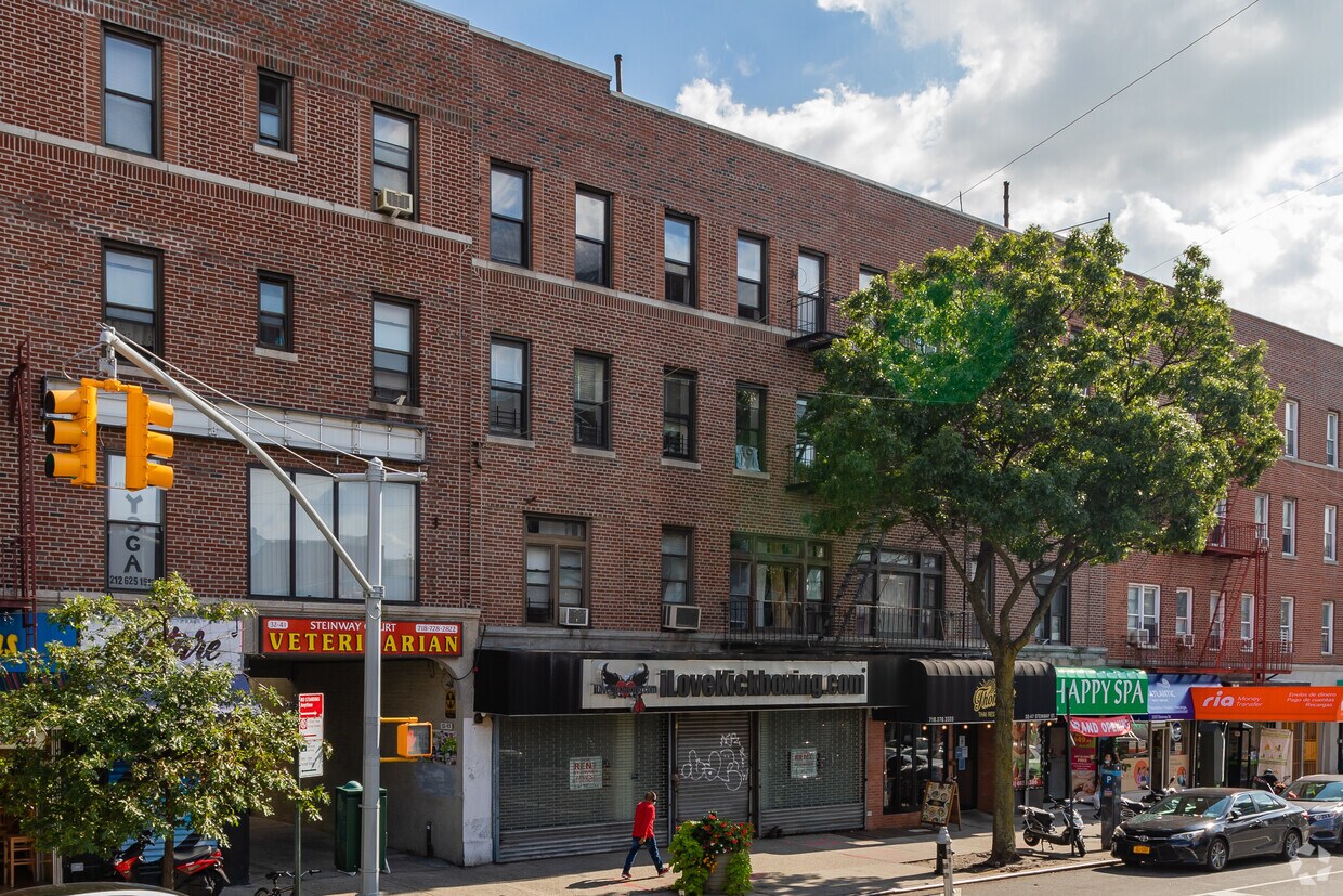 Primary Photo - 32-41 Steinway St