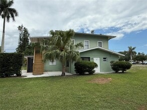 Building Photo - 408 3rd Ave E