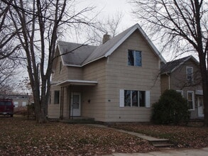 Building Photo - 731 High St
