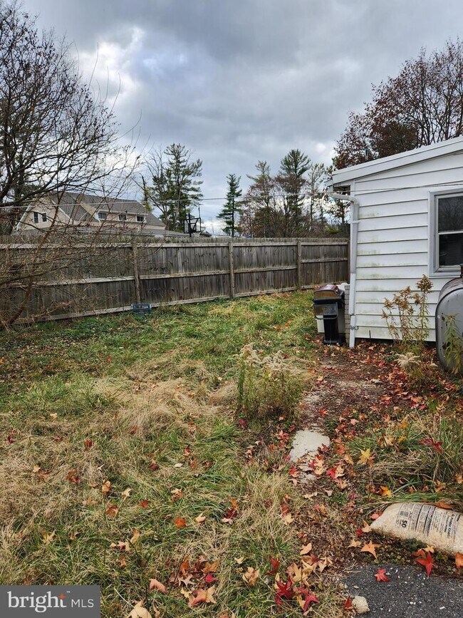 Building Photo - 1401 Haven Rd