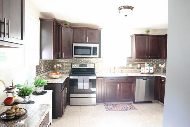 Building Photo - 310 Chestnut St