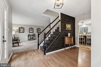 Building Photo - 14 Willow Glen Ct