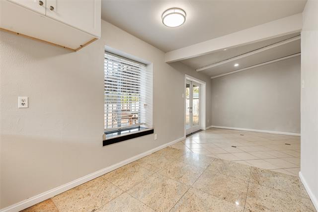Foto del edificio - 9829 Grove Oaks Blvd