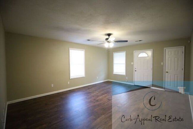 Building Photo - Beautiful 3 bedroom/2 bath home - Jonesboro