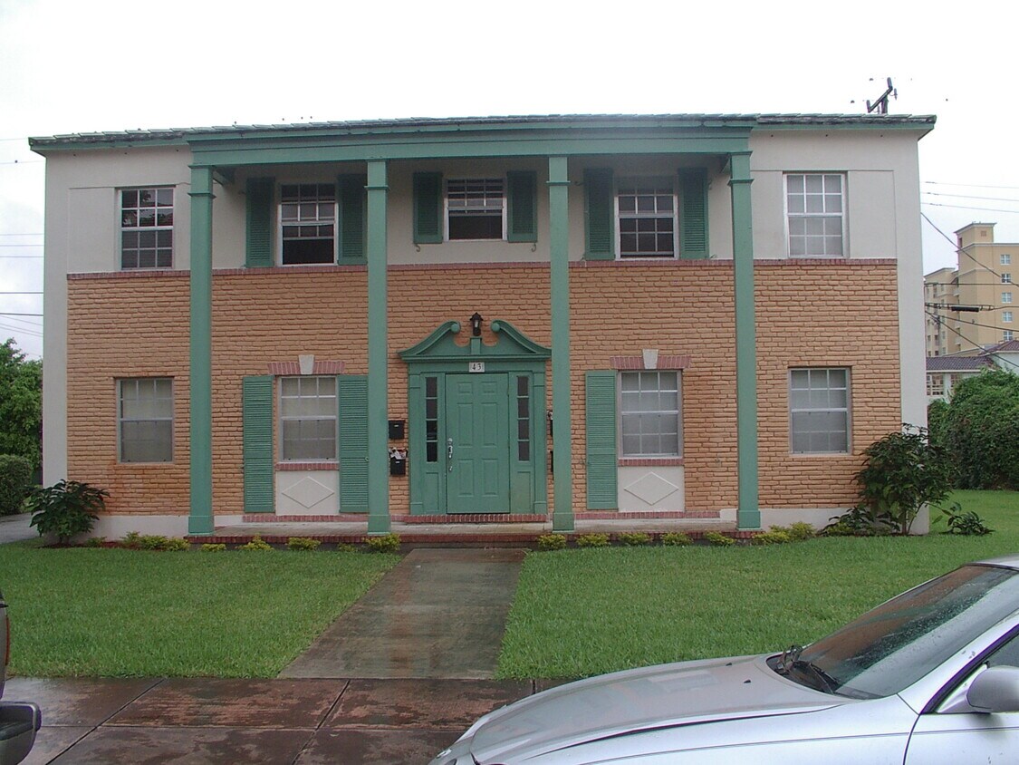 Primary Photo - 43 Madeira Ave