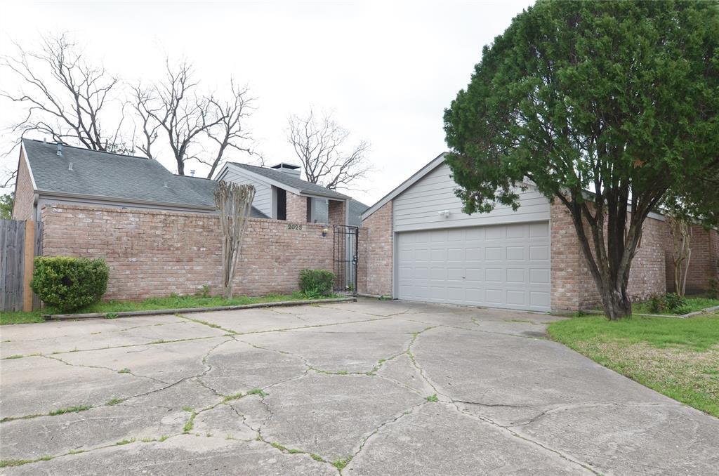 Primary Photo - 2023 Woodland Springs St