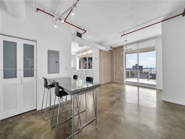 Foto del edificio - 444 NE 30th St