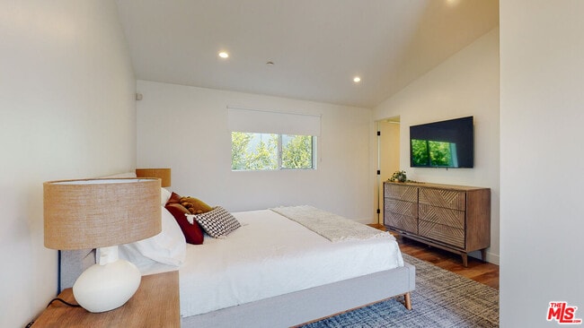 Foto del edificio - 547 N W Knoll Dr