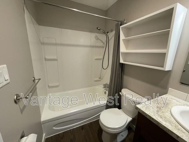 Building Photo - 235 Husch Rd