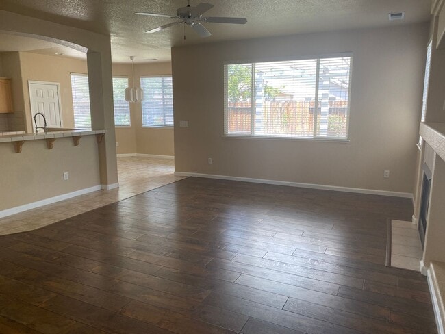 Building Photo - Single Story Home in South Reno