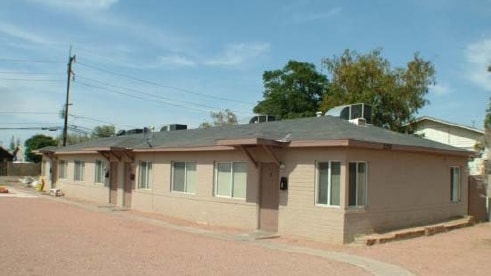 Primary Photo - 2202 E Taylor St