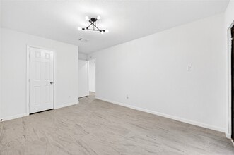 Building Photo - 18523 Denise Dale Ln