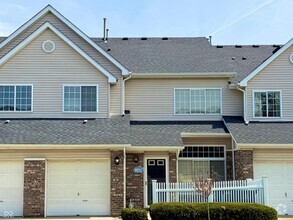 Building Photo - 8272 Enclave Blvd