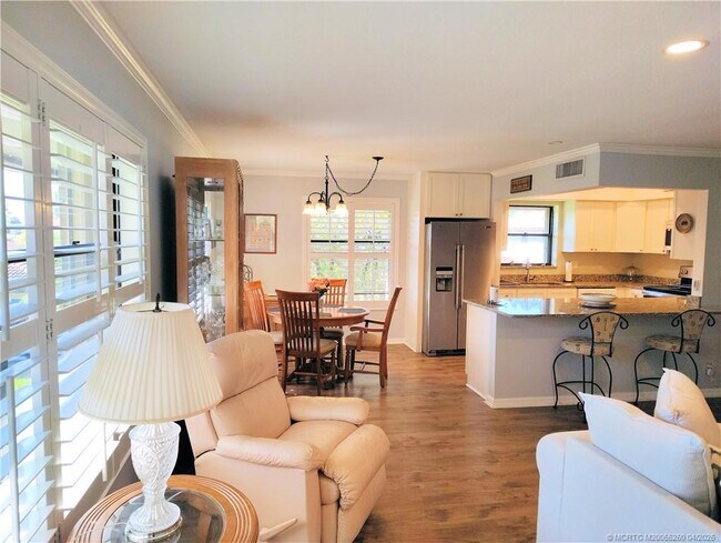 Foto del edificio - 511 SW South River Dr