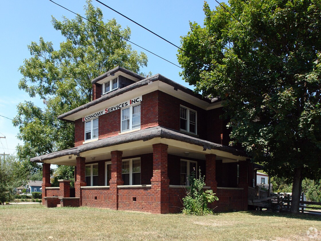 Foto del edificio - 867 Haywood Rd