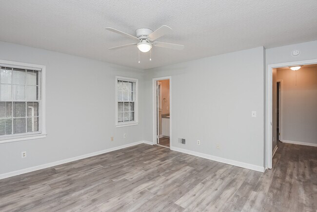 Foto del edificio - Beautiful Irmo Home with LVP Flooring