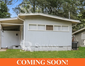Building Photo - 654 Piermont St