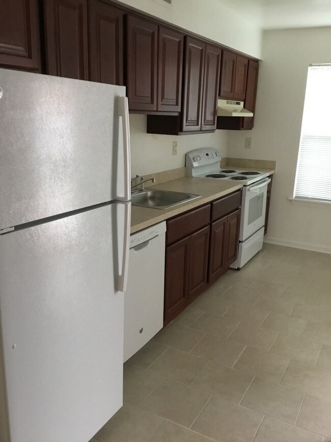 Foto del edificio - 8534-8554 Chesapeake Blvd