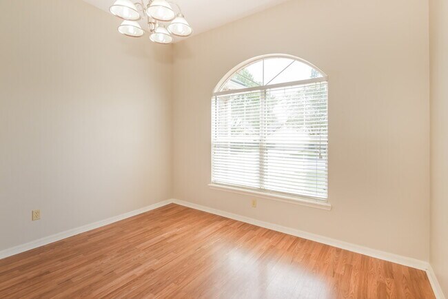 Building Photo - 9157 Camshire Dr