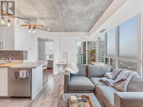 Building Photo - 17 Barberry Pl