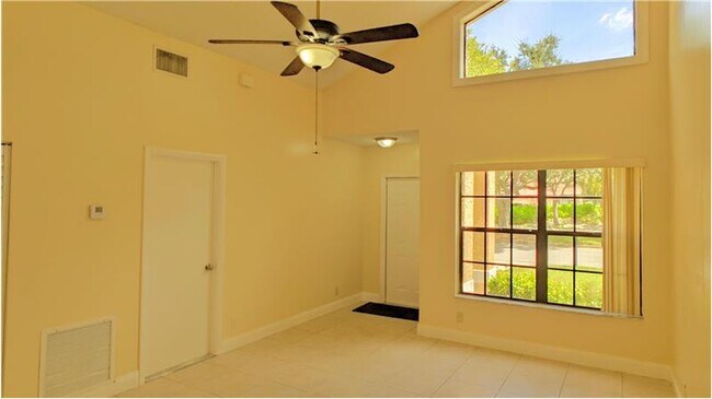 Foto del edificio - 3195 NW 118th Dr