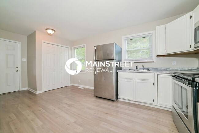 Foto del edificio - 3 Bedroom Pet-Friendly Home in Knoxville, TN with Main Street Renewal