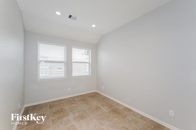 Foto del edificio - 6522 Hunters Creek Ln