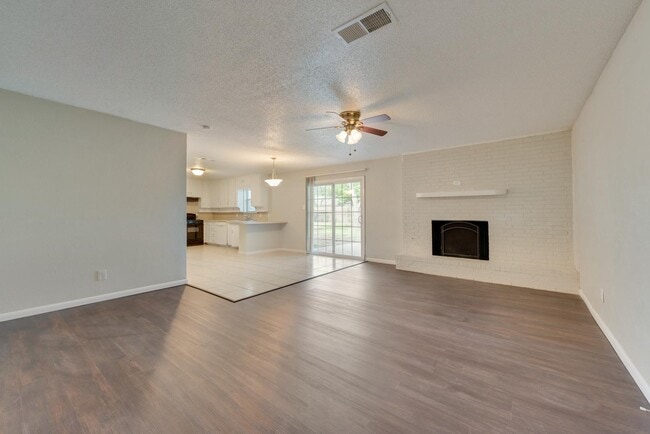 Building Photo - 5304 Susan Lee Ln
