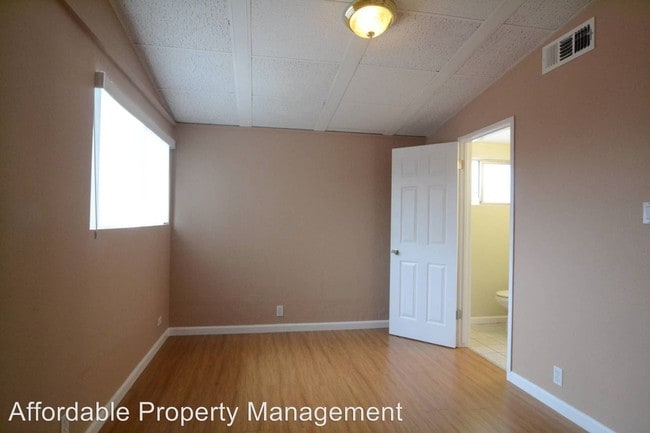 Building Photo - 3 br, 2 bath House - 27696 Seminole Way