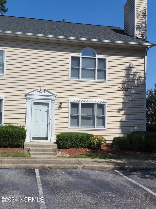 Primary Photo - 2911 Cedar Creek Rd