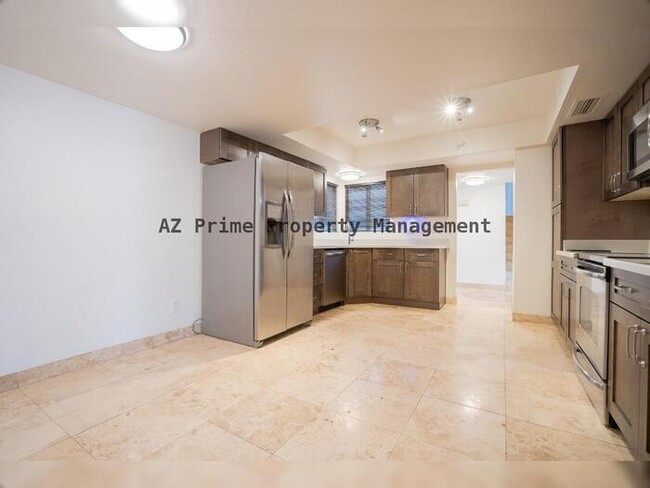 Building Photo - 1104 E Bell De Mar Dr