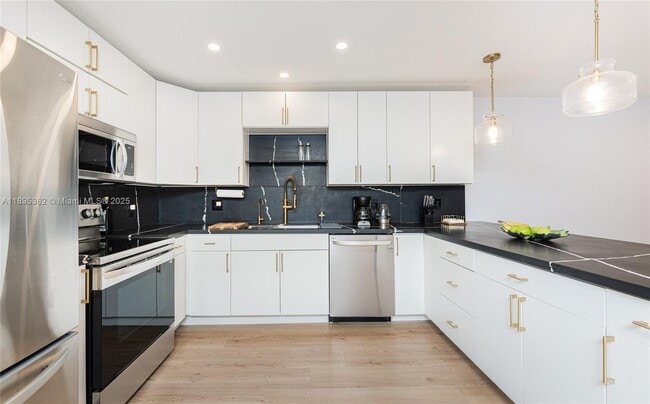 Building Photo - 600 Three Islands Boulevard