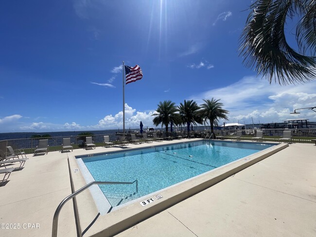 Building Photo - 2100 W Beach Dr