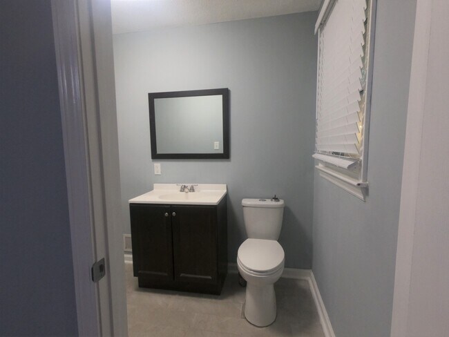 Baño principal - 2409 Boiling Springs Rd